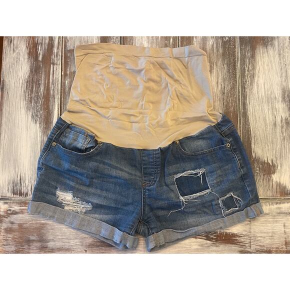 Bella Vida Maternity Jean Shorts Distressed Size Medium - Picture 1 of 3
